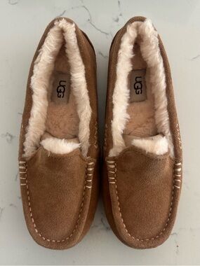 UGG Ansley Chestnut Suede Slippers Moccasins Shearling Lined Water Resistant 6